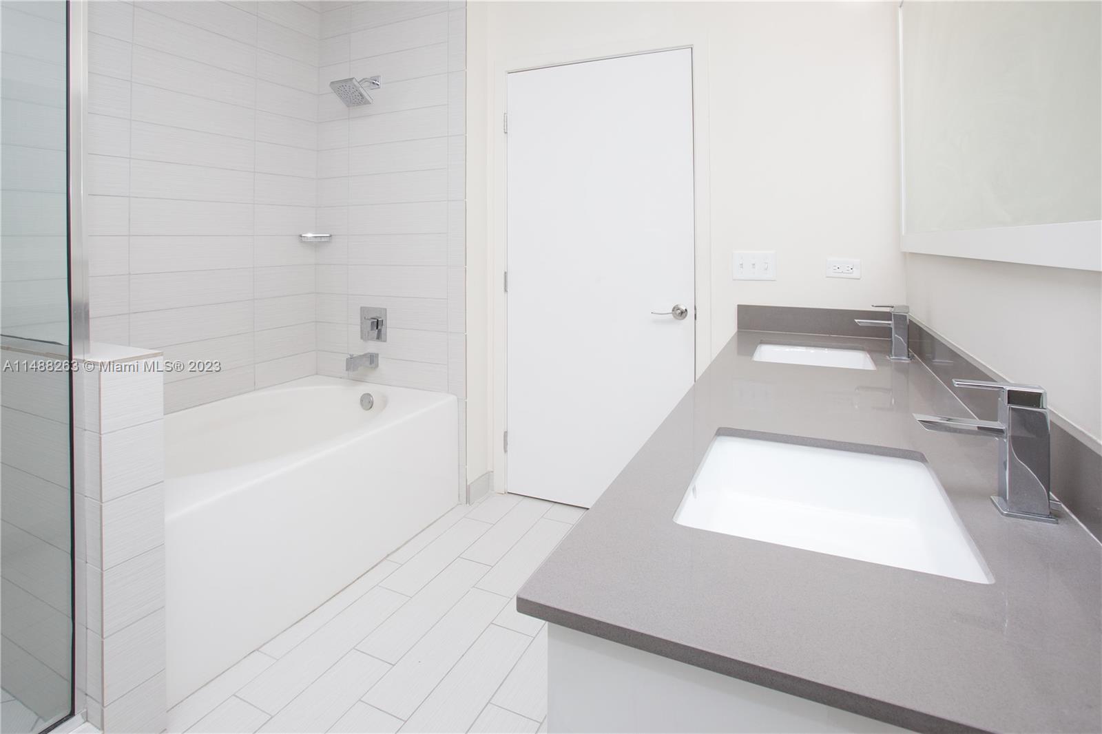 999 SW 1ST AVENUE Unit: UPH11
