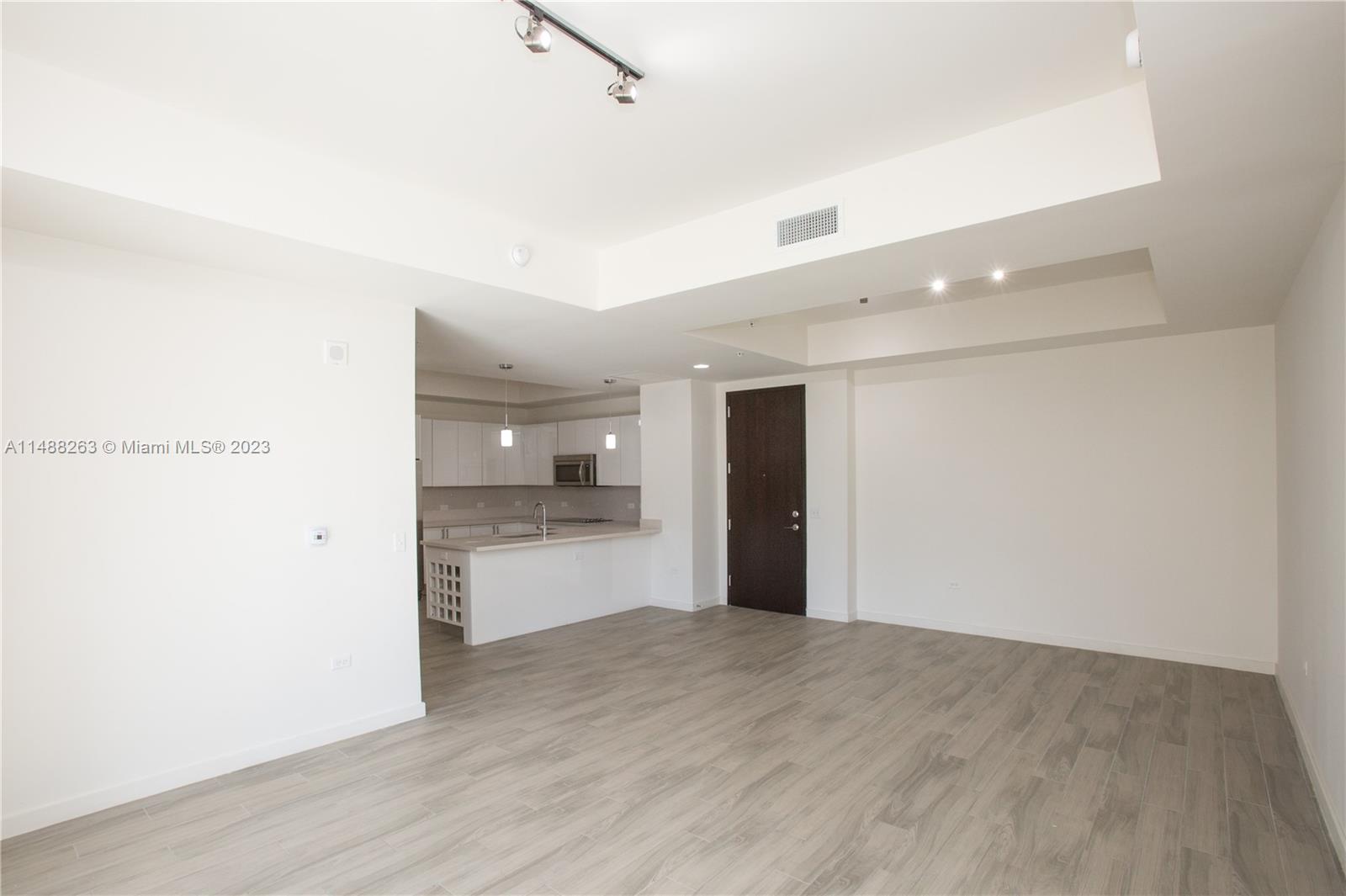 999 SW 1ST AVENUE Unit: UPH11