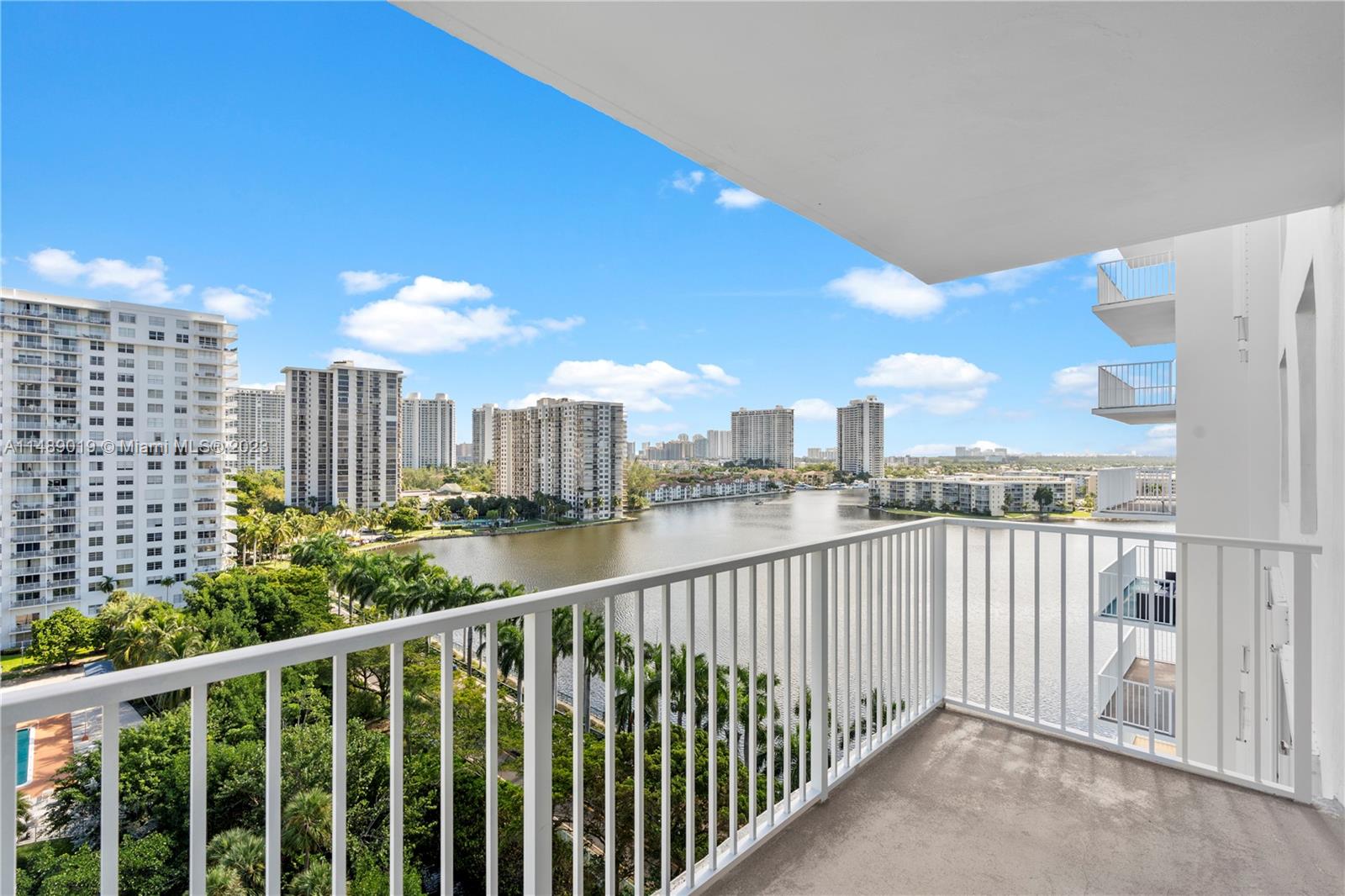 2801 NE 183rd St # 1214W