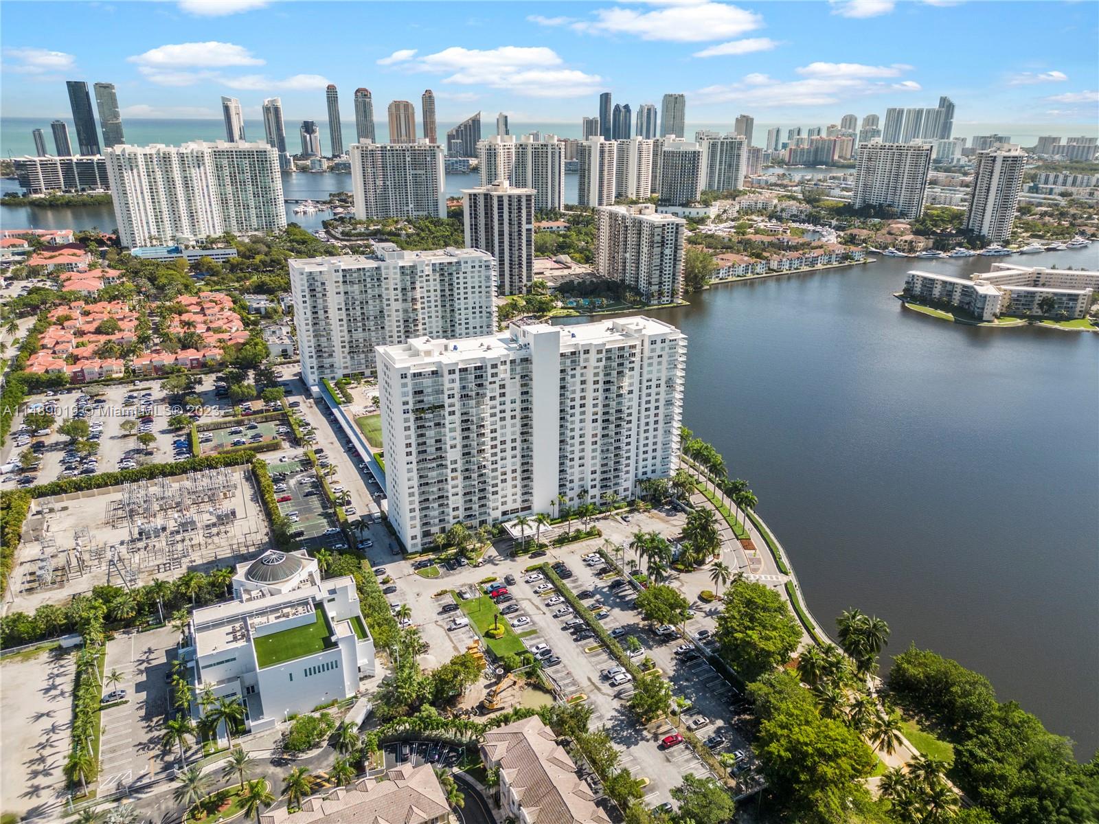 2801 NE 183rd St # 1214W