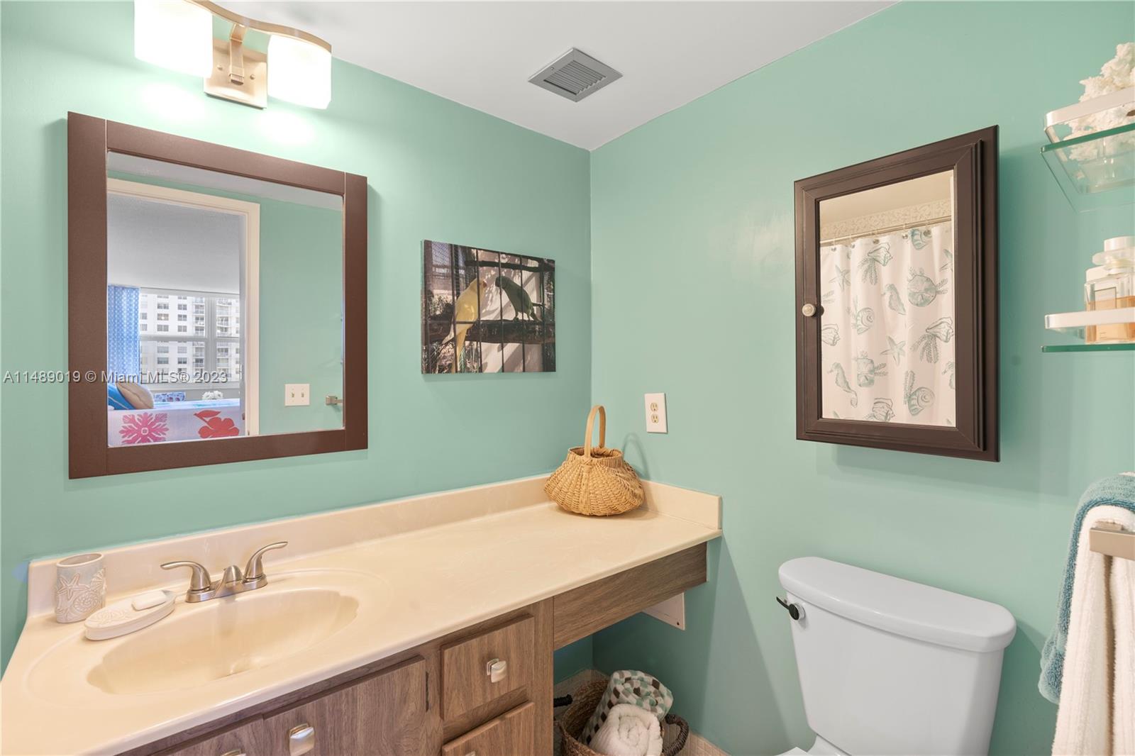 2801 NE 183rd St # 1214W