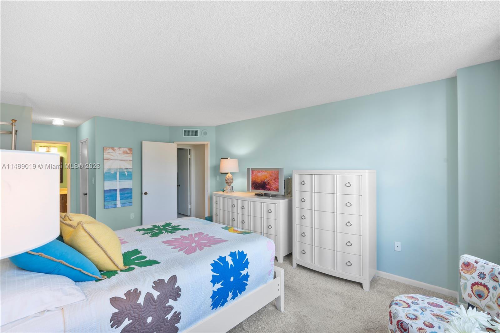 2801 NE 183rd St # 1214W