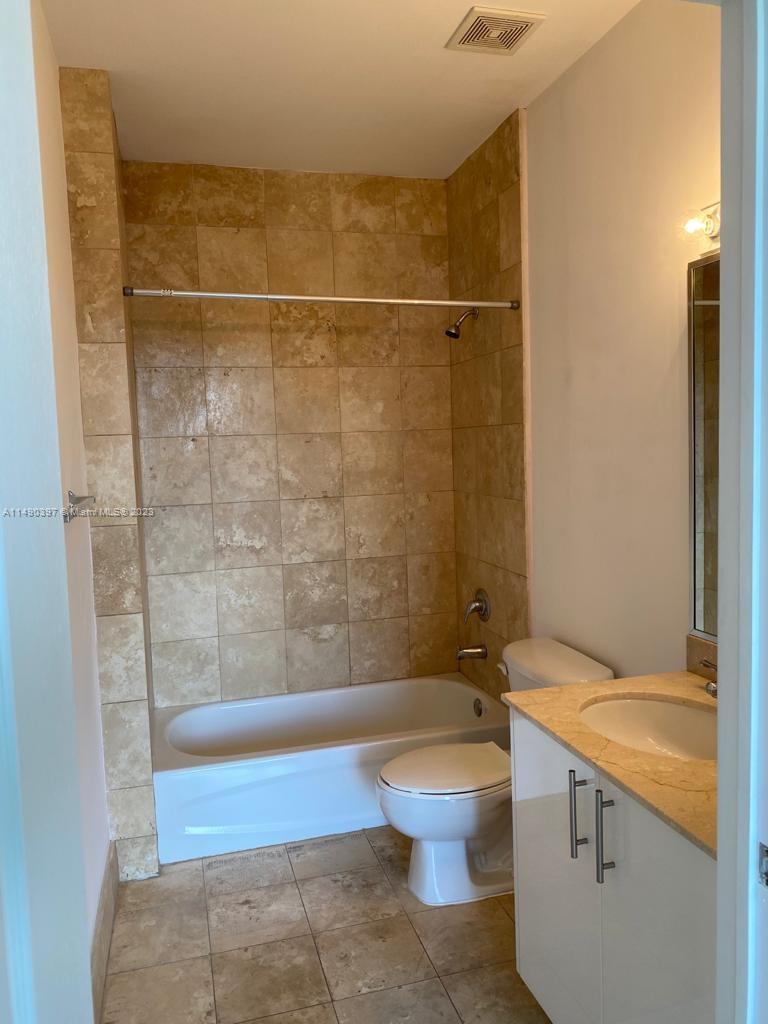2701 SW 3rd Ave # 302
