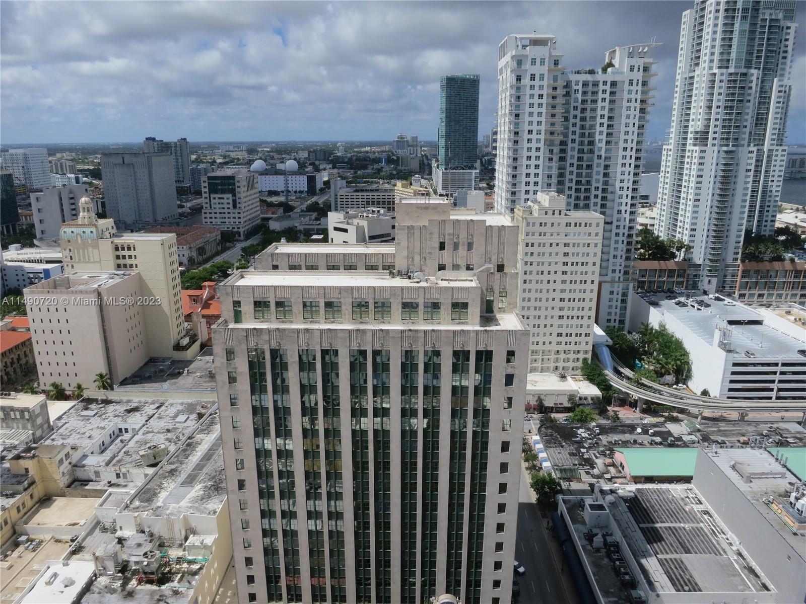 151 SE 1 St # 2804