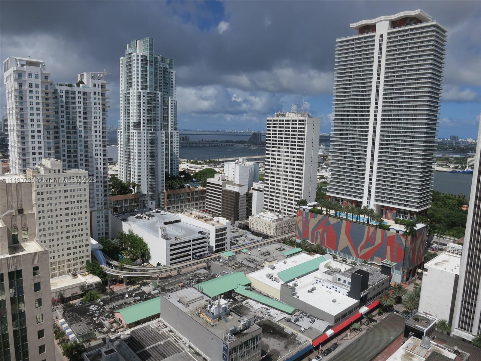 151 SE 1 St # 2804