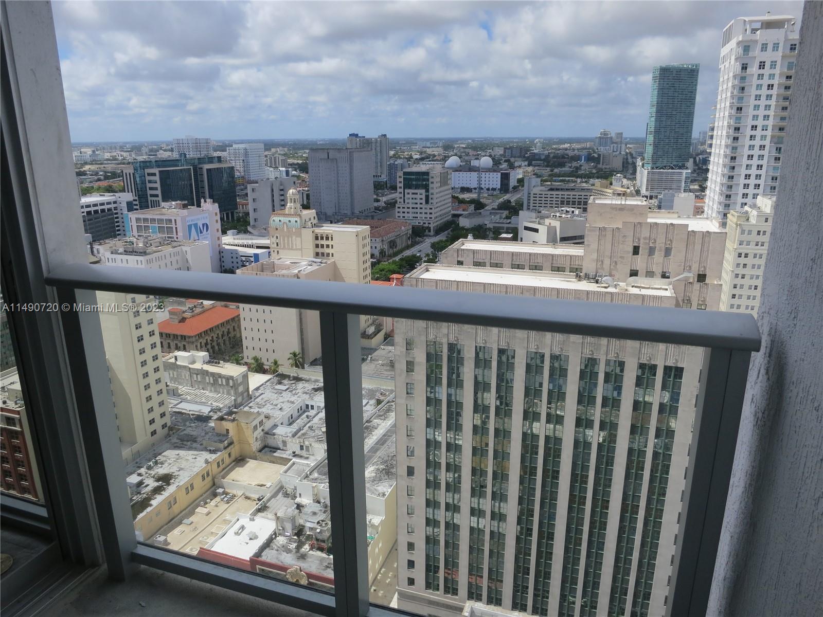 151 SE 1 St # 2804