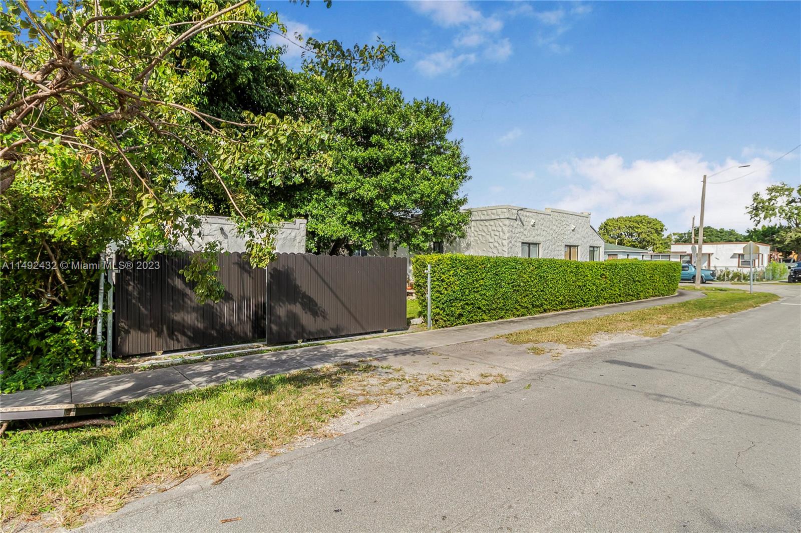 1910 NW 47th St