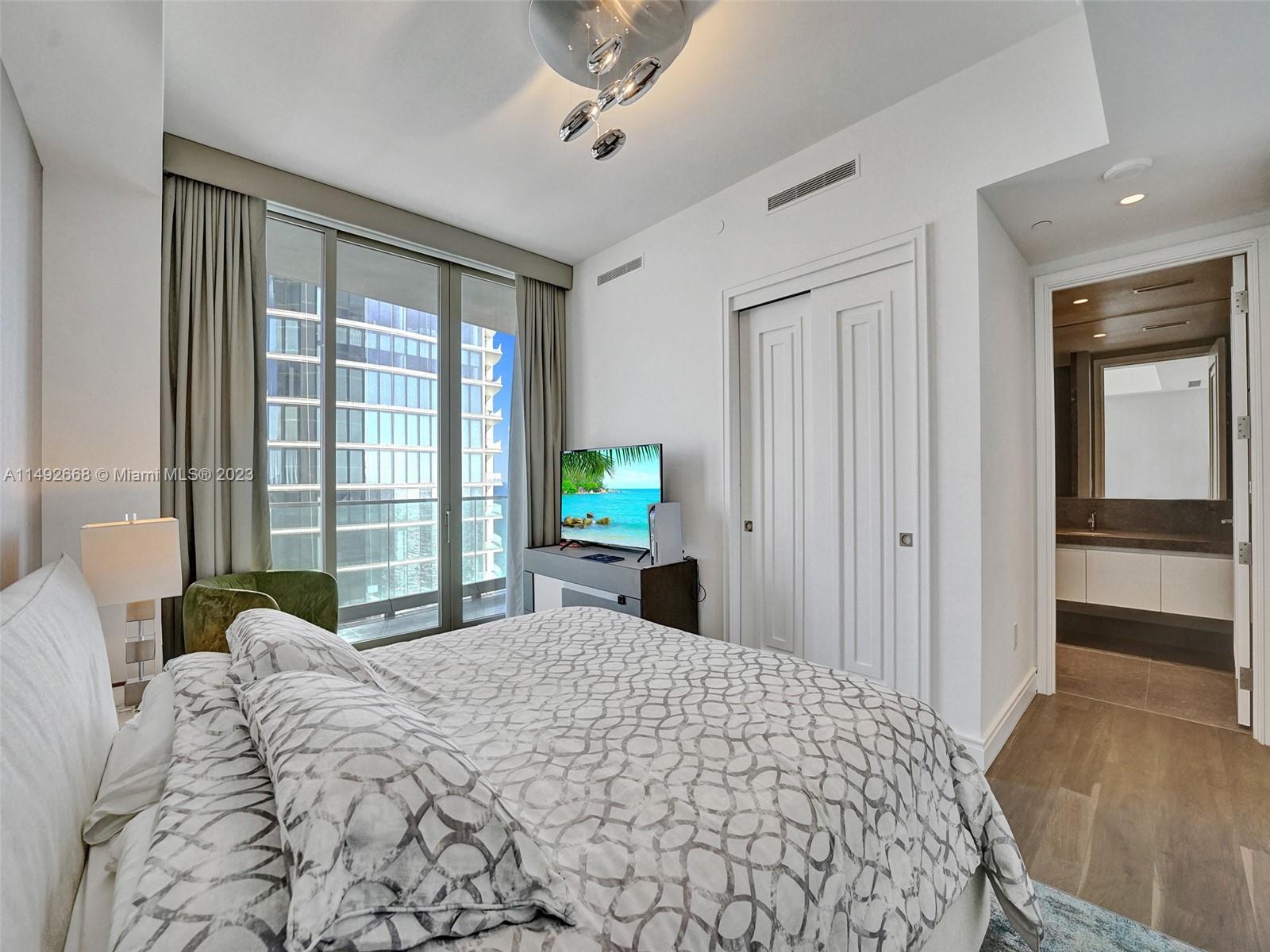 17901 Collins Ave # 2301