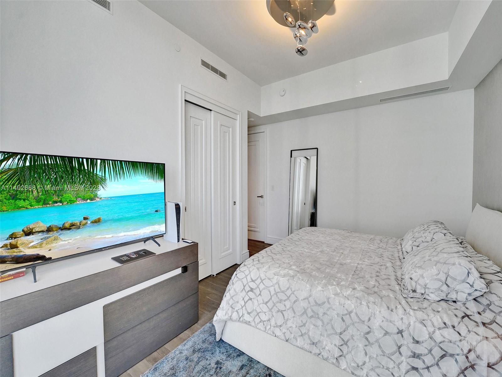 17901 Collins Ave # 2301