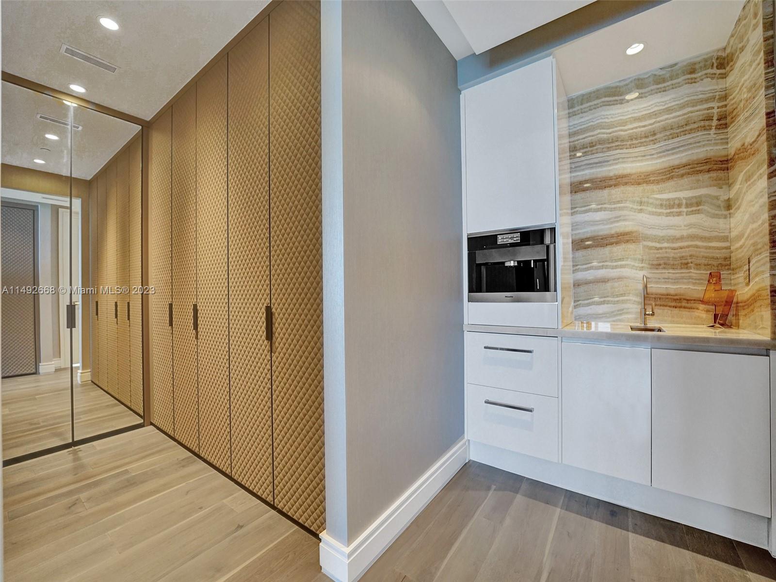 17901 Collins Ave # 2301