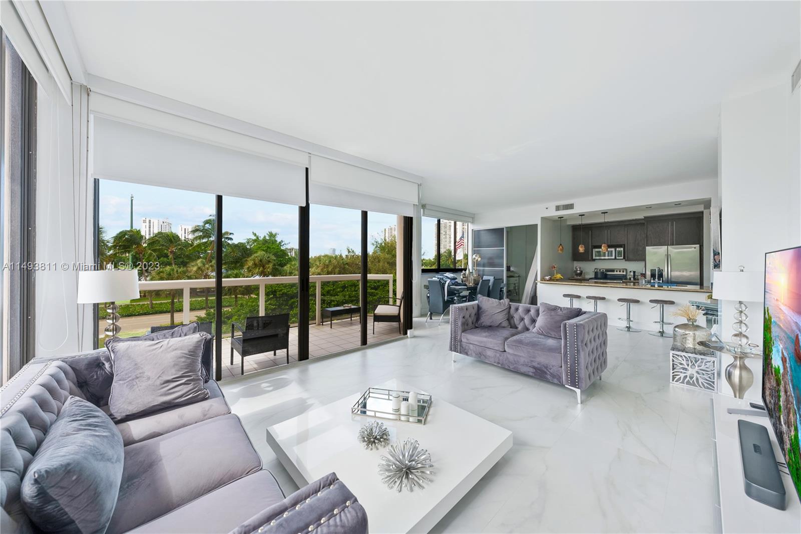 20185 E Country Club Dr # 205