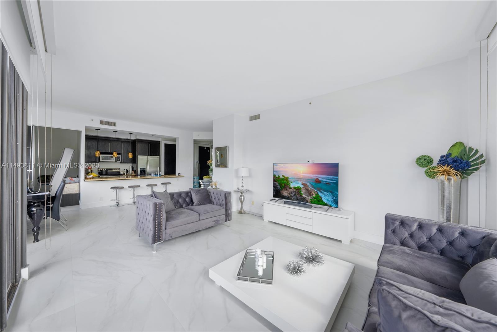 20185 E Country Club Dr # 205