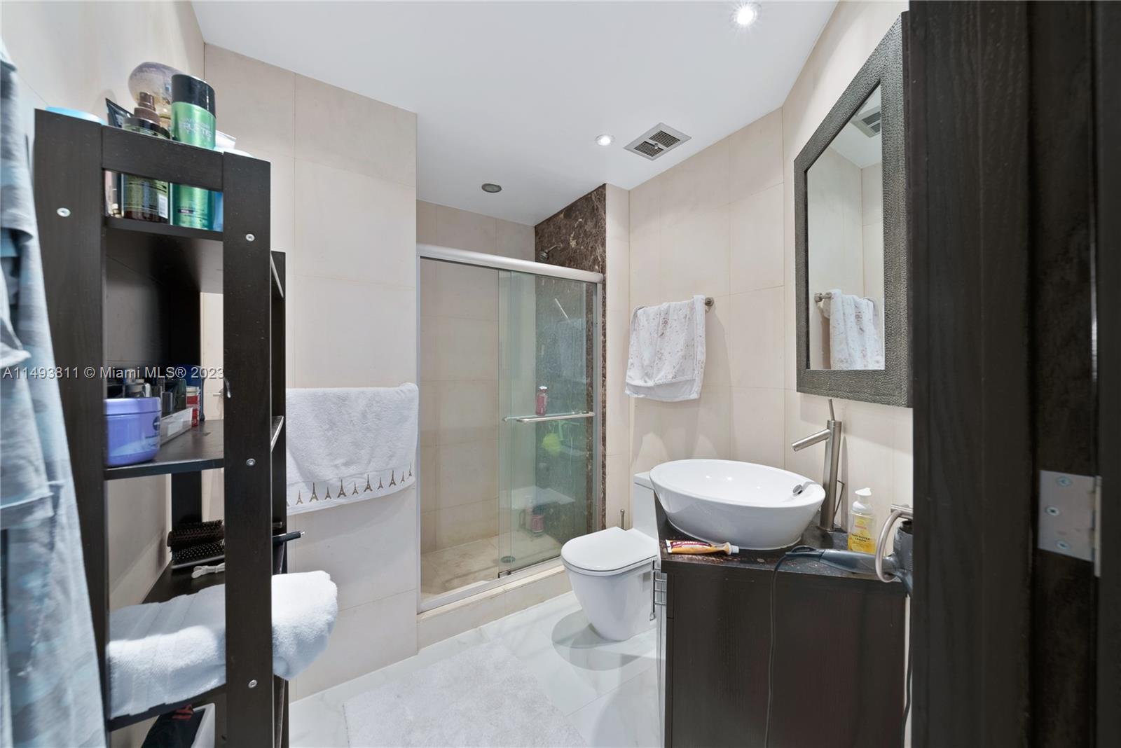 20185 E Country Club Dr # 205