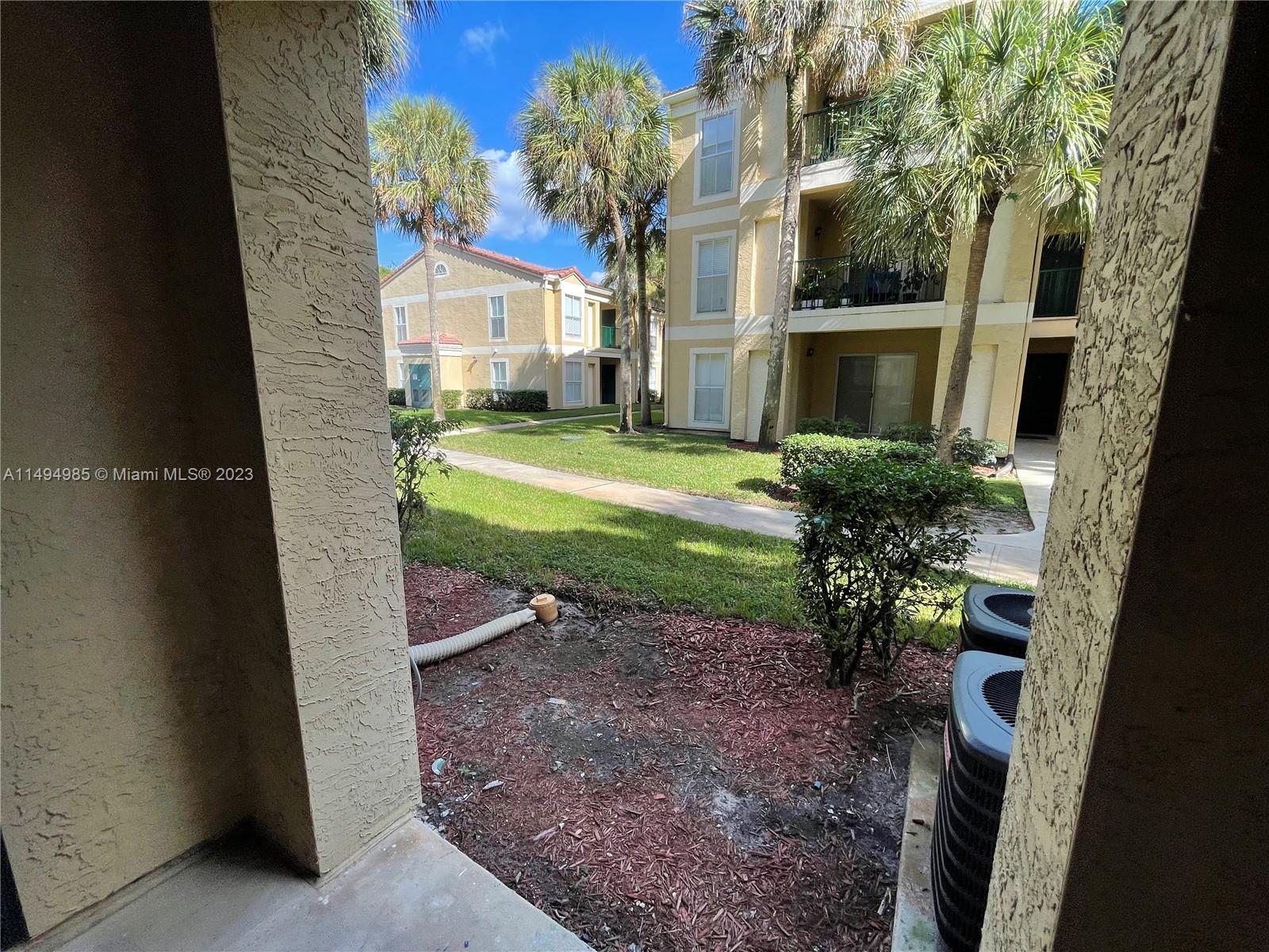 977 Riverside Dr # 212
