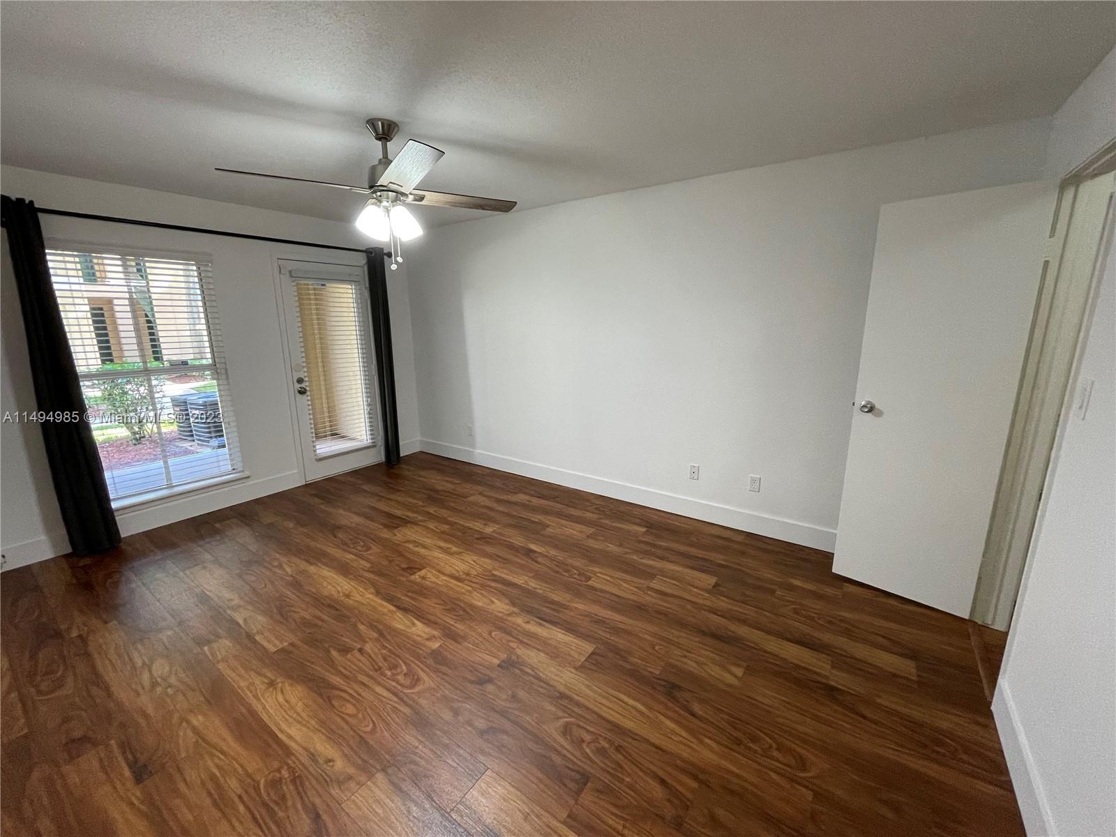 977 Riverside Dr # 212