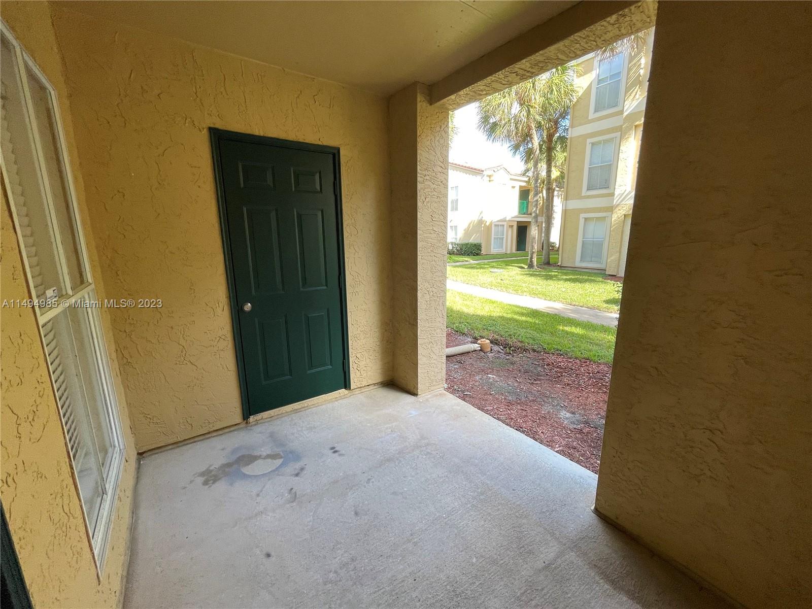 977 Riverside Dr # 212