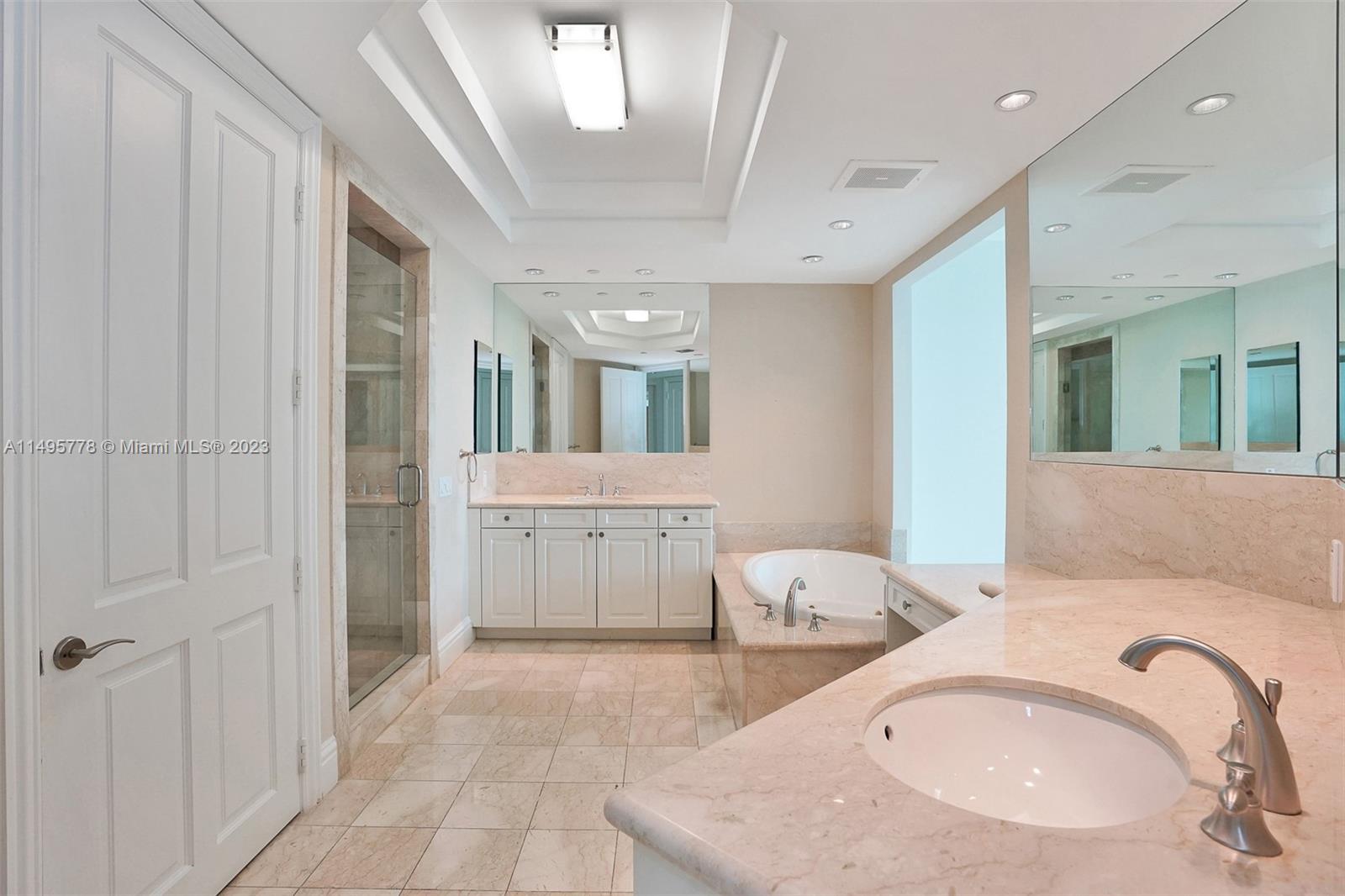 10295 Collins Ave # 504
