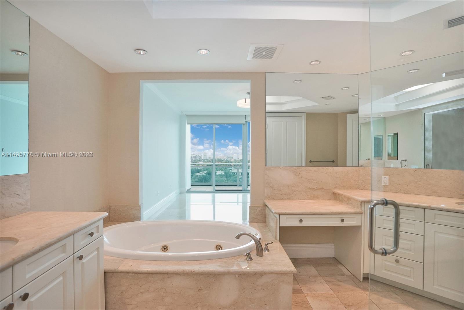 10295 Collins Ave # 504