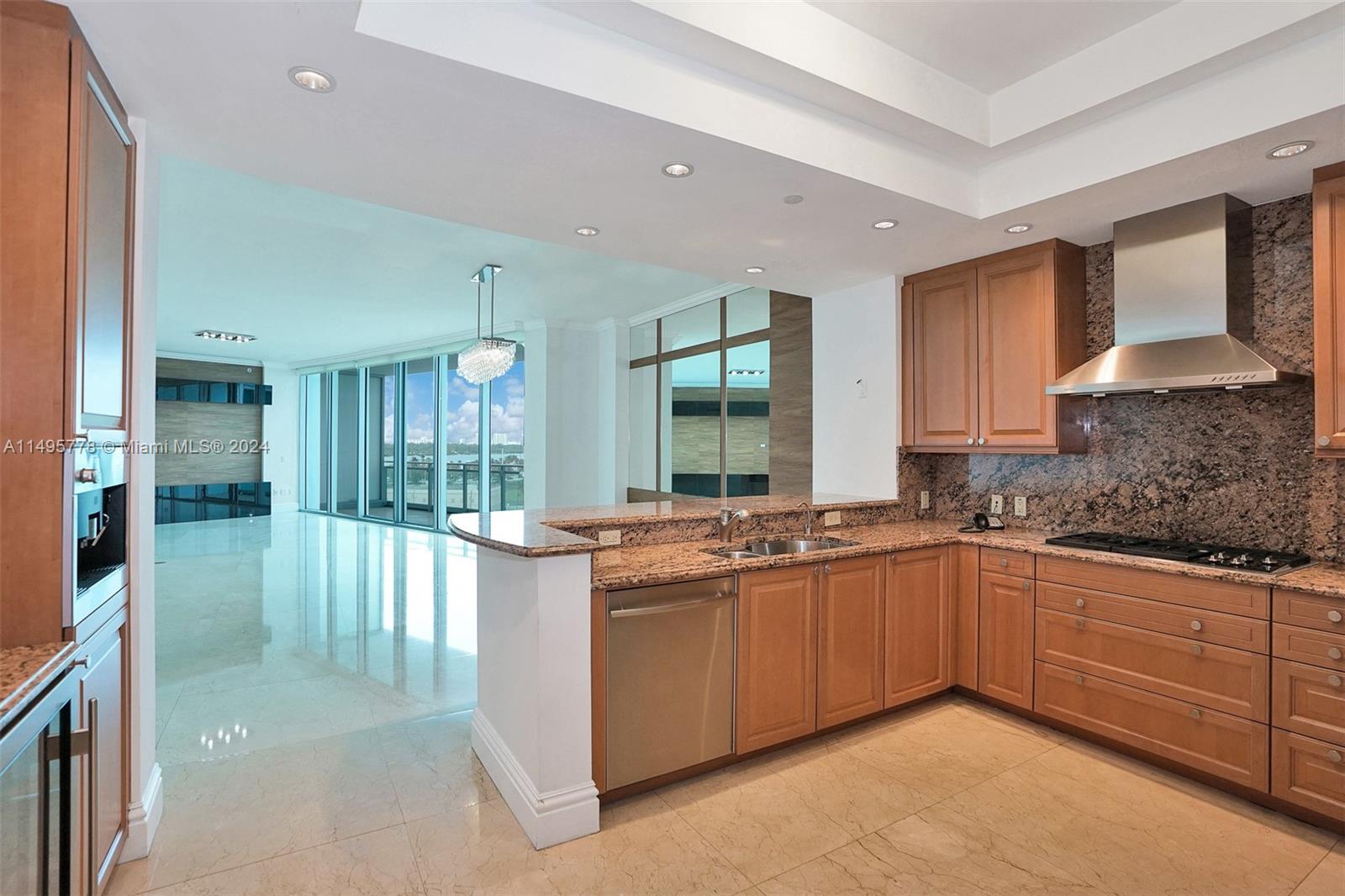 10295 Collins Ave # 504