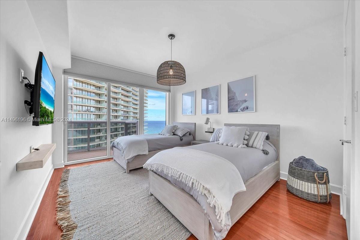18911 Collins Ave # 2802