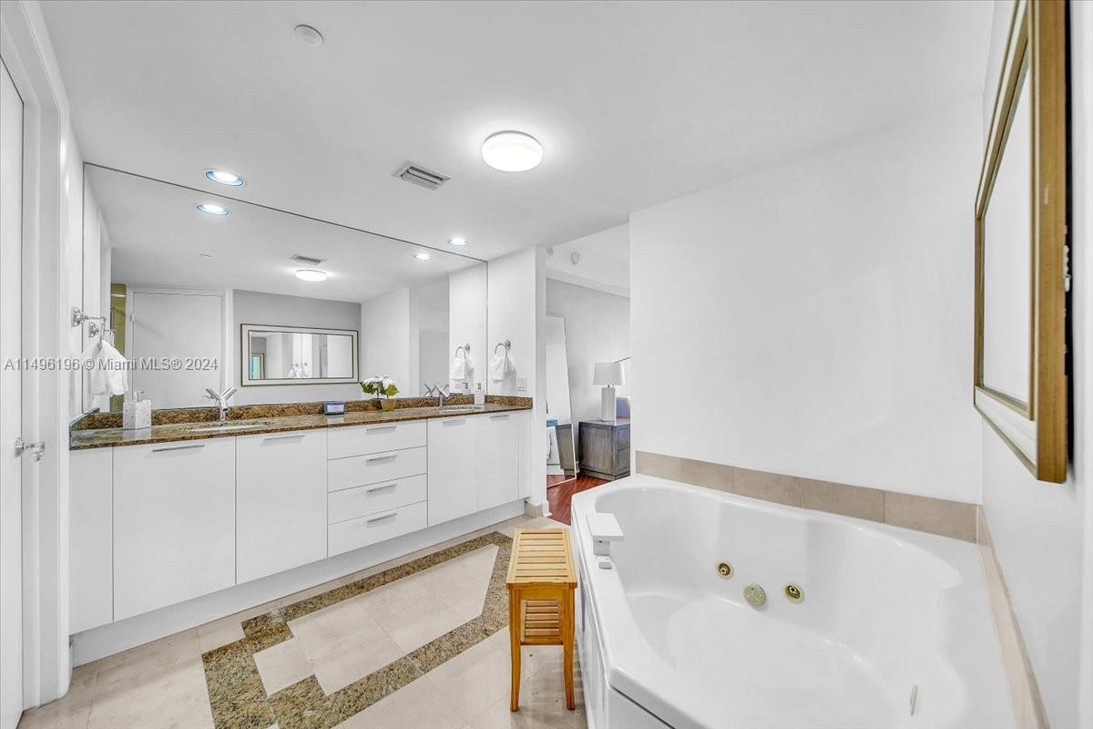 18911 Collins Ave # 2802