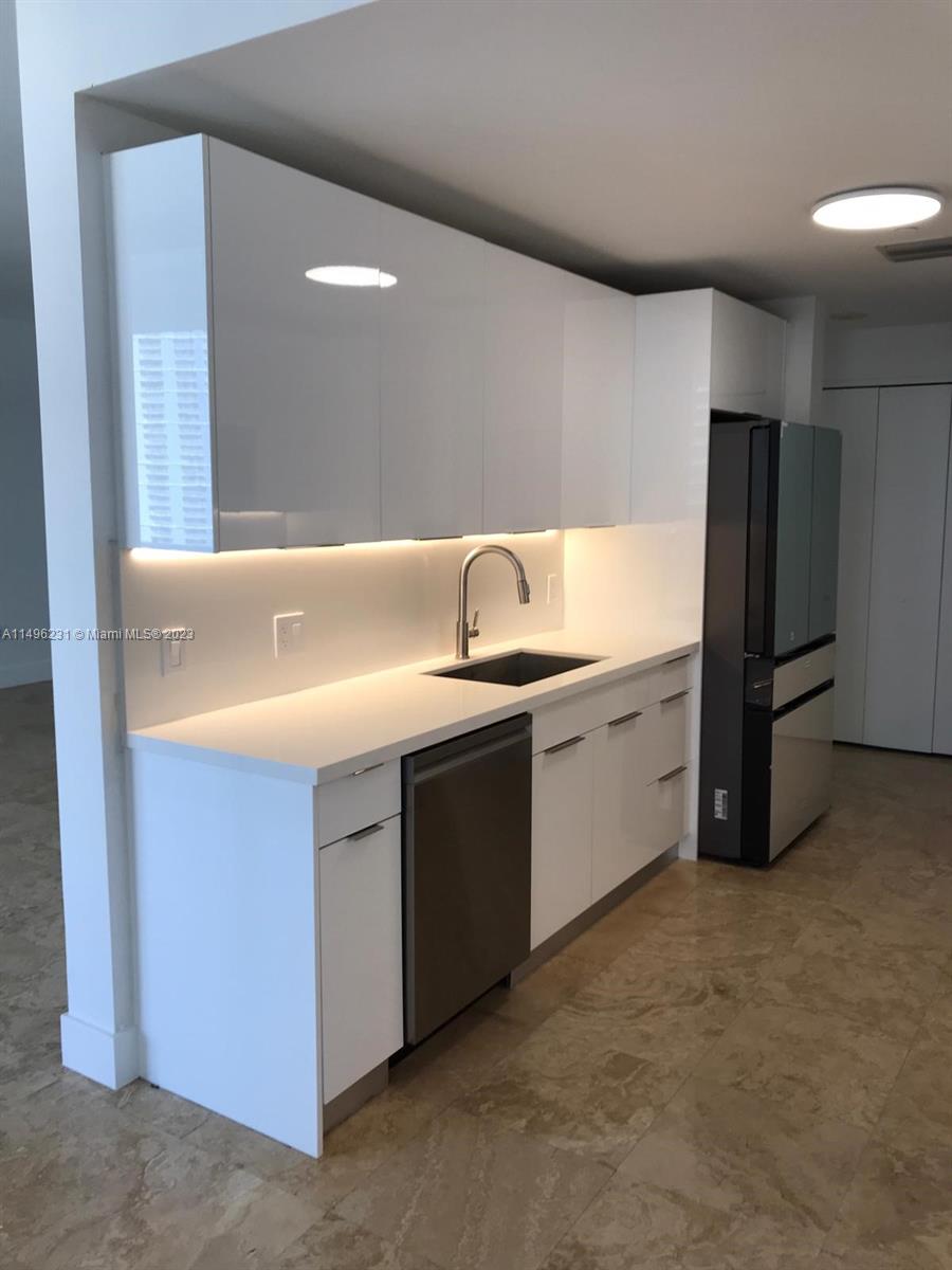 901 Brickell Key Blvd # 2705