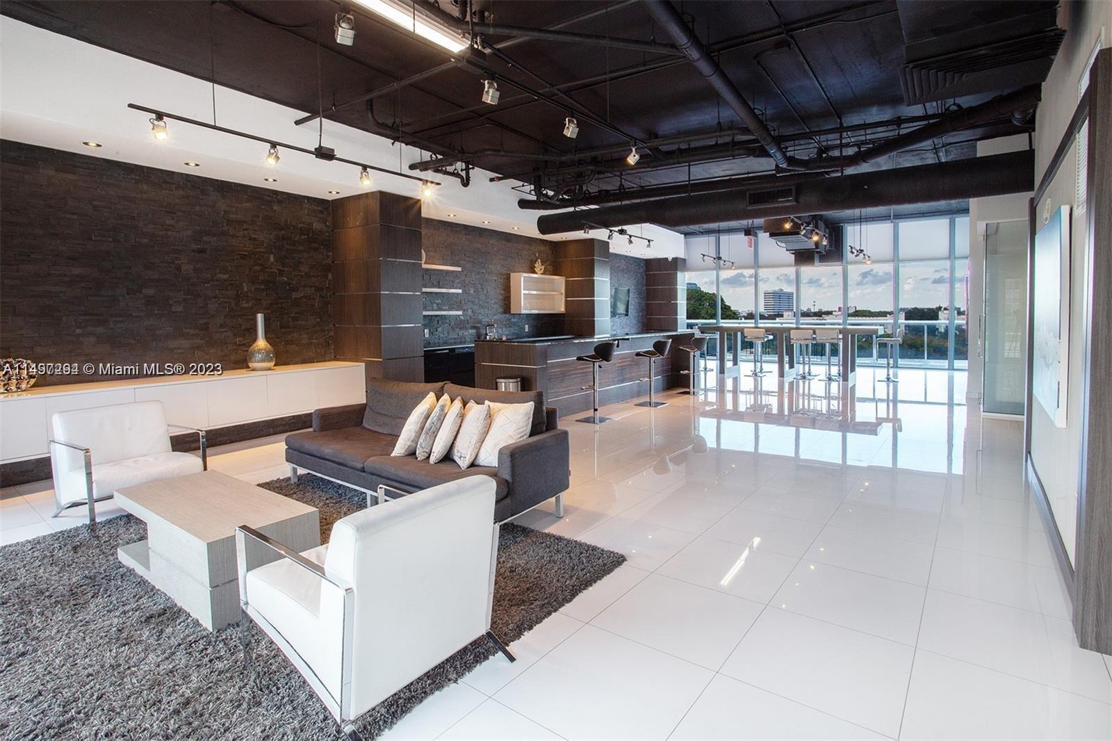 601 NE 36th St # 1310