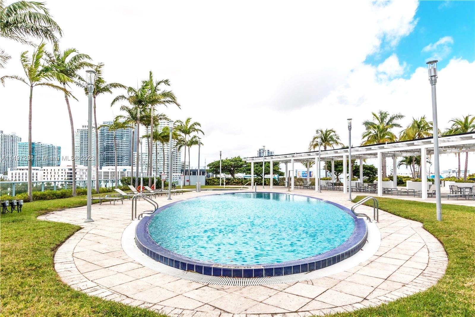 601 NE 36th St # 1310