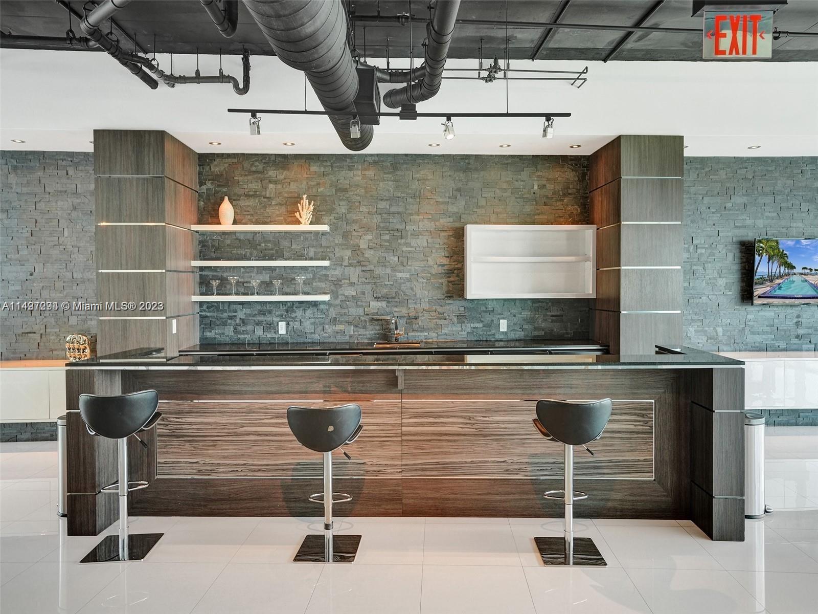 601 NE 36th St # 1310