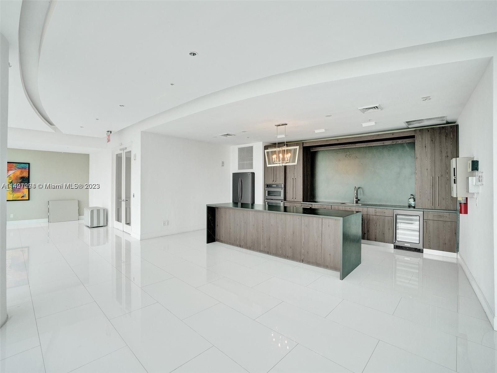 601 NE 36th St # 1310