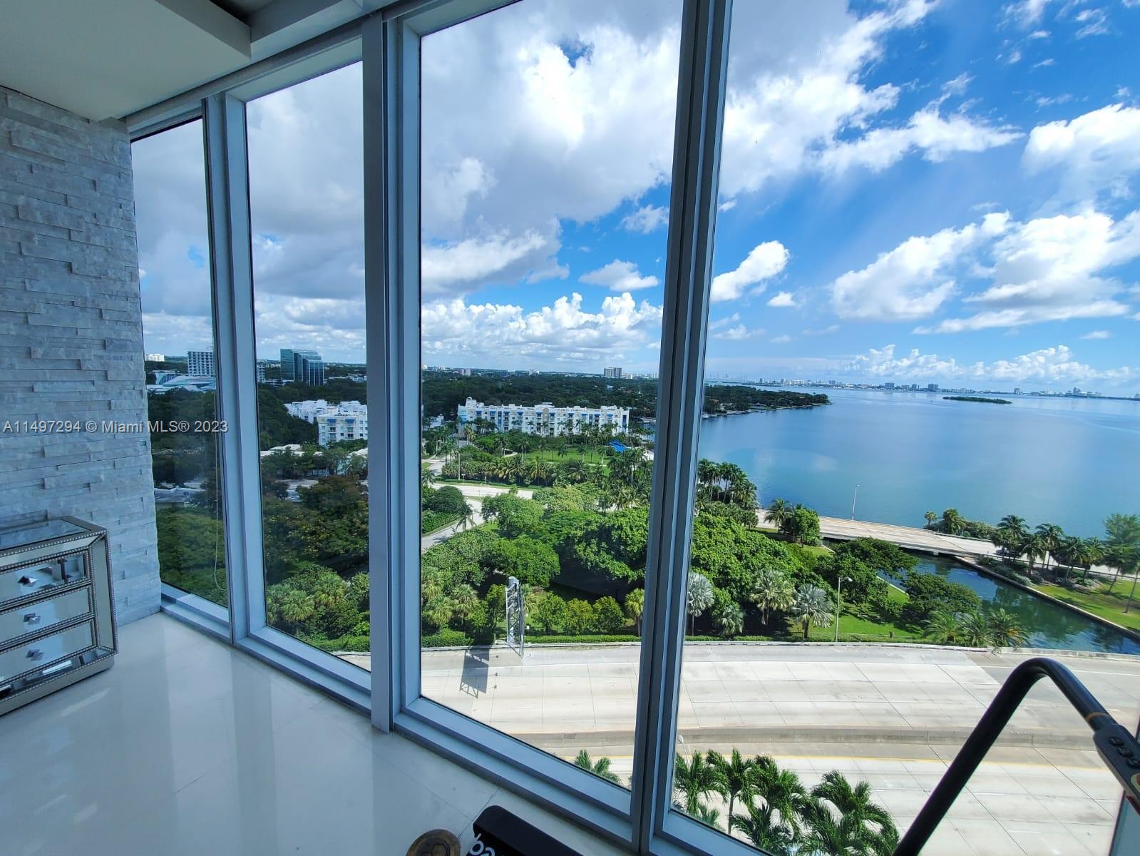 601 NE 36th St # 1310