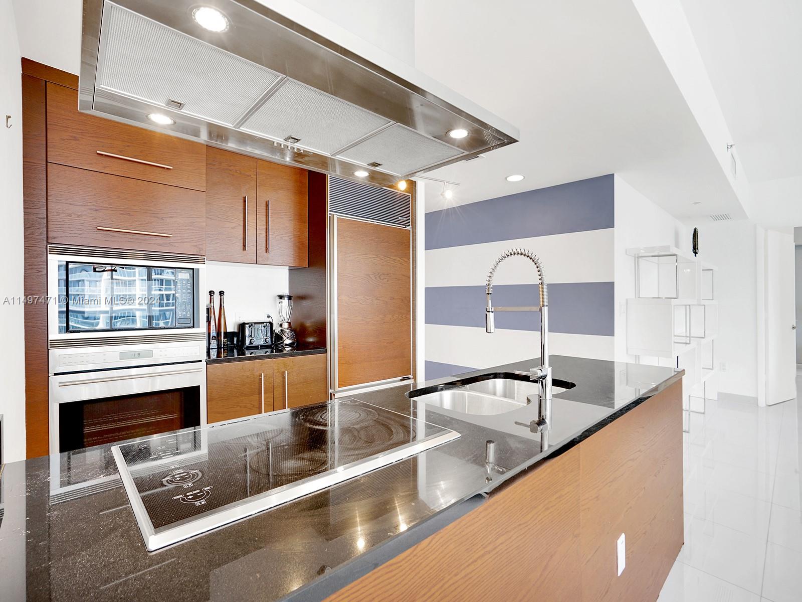 495 Brickell Ave # 2504