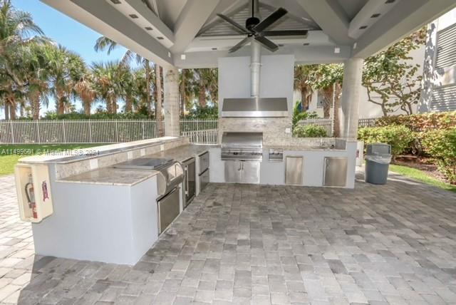 6301 Collins Ave # 1502