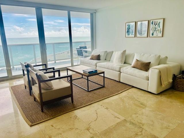 6301 Collins Ave # 1502