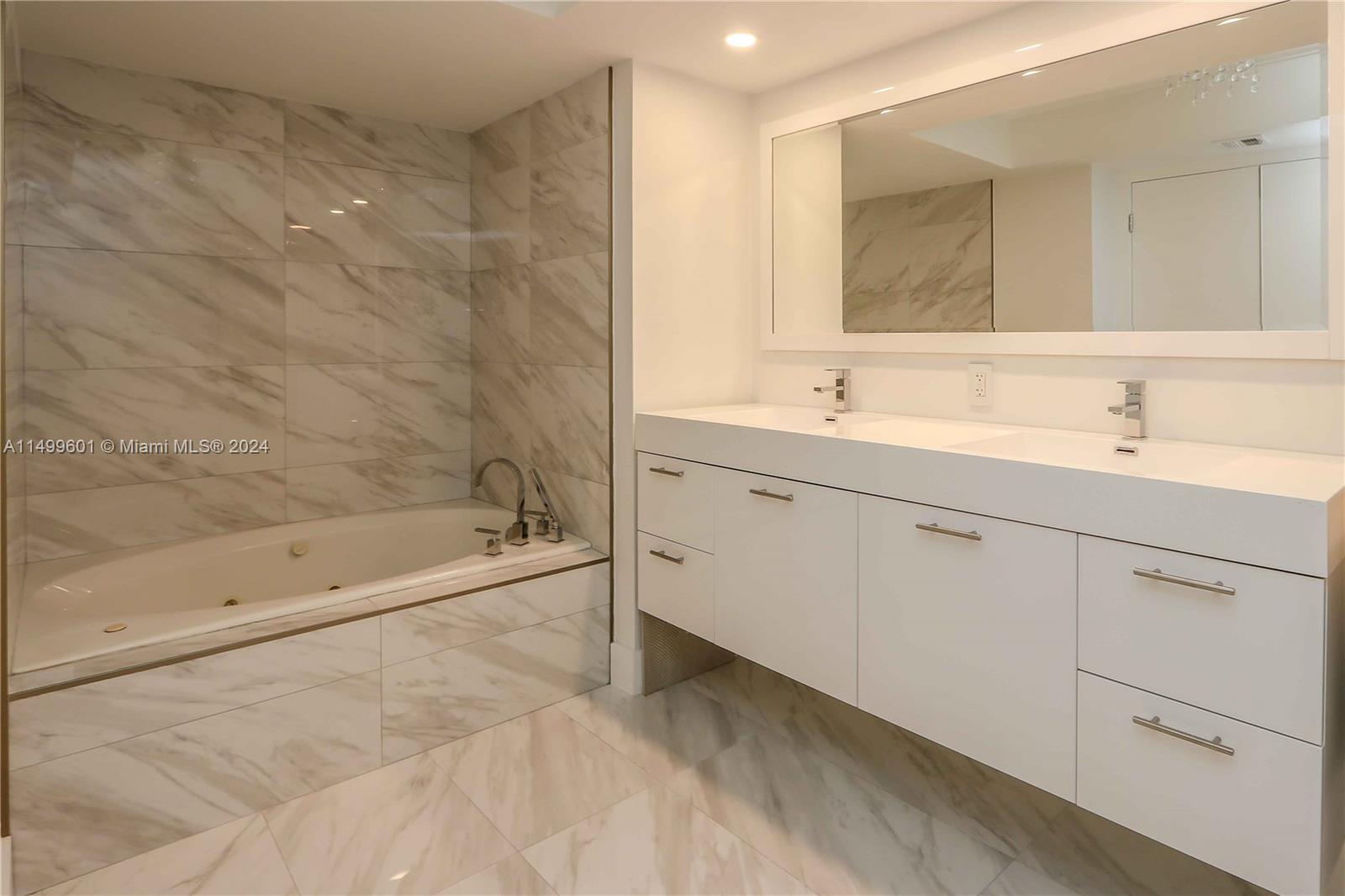 6301 Collins Ave # 1502