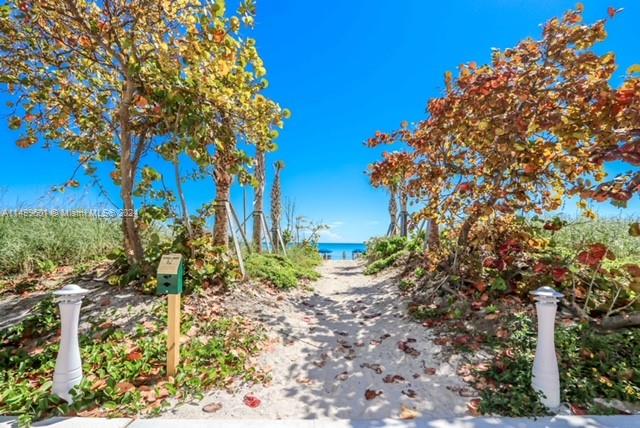 6301 Collins Ave # 1502