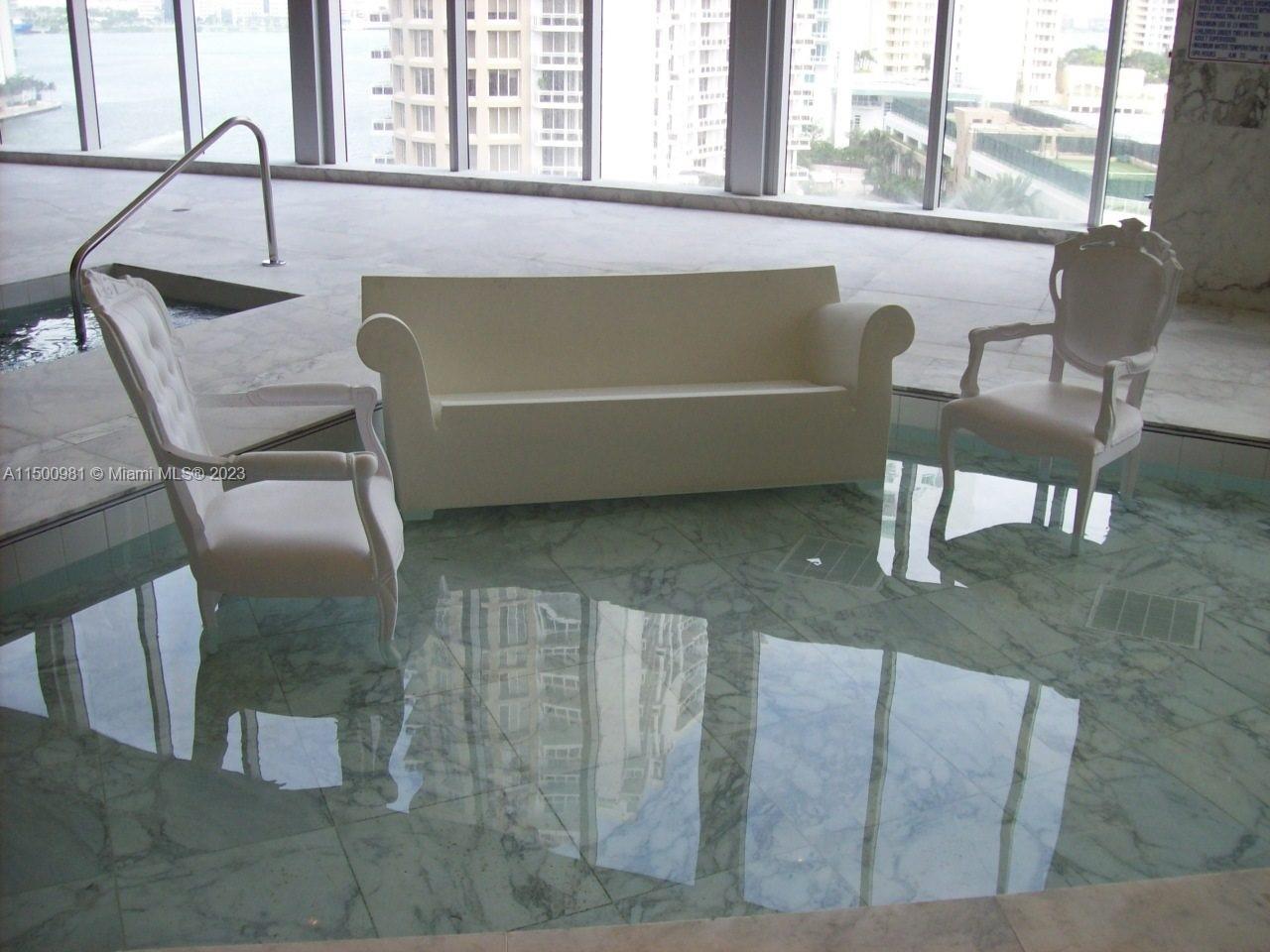 475 Brickell Ave # 1813