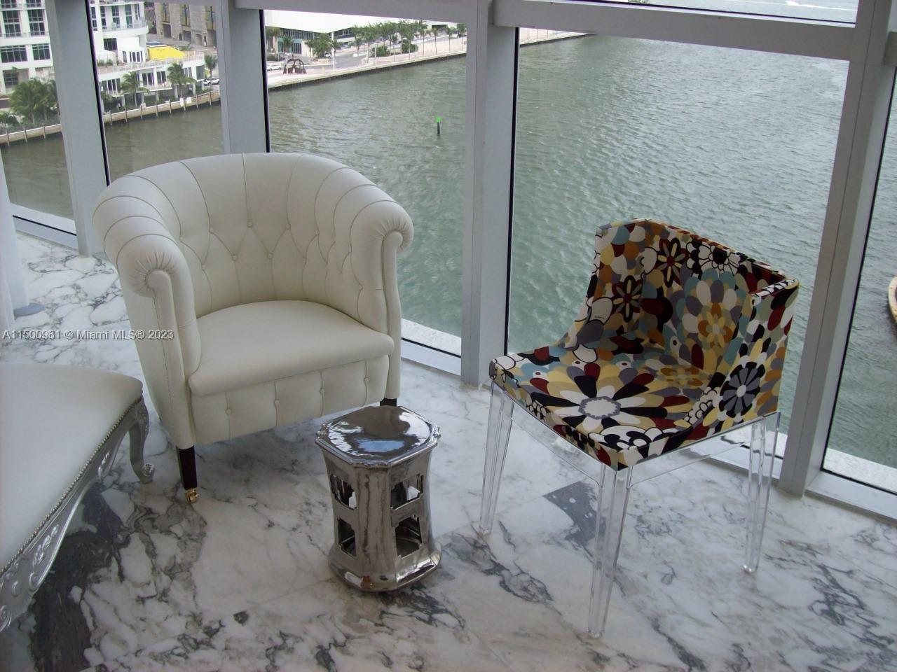 475 Brickell Ave # 1813