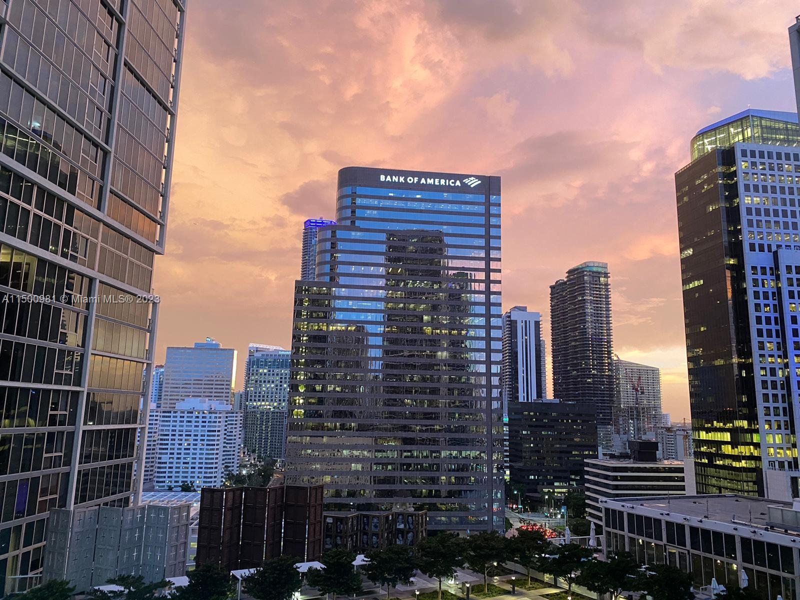 475 Brickell Ave # 1813