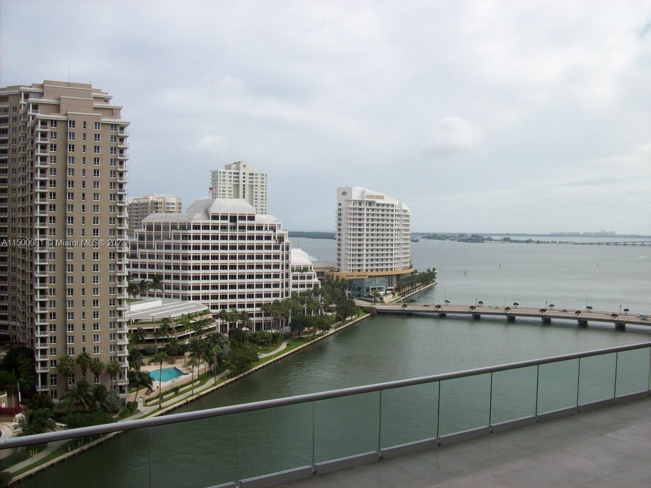 475 Brickell Ave # 1813
