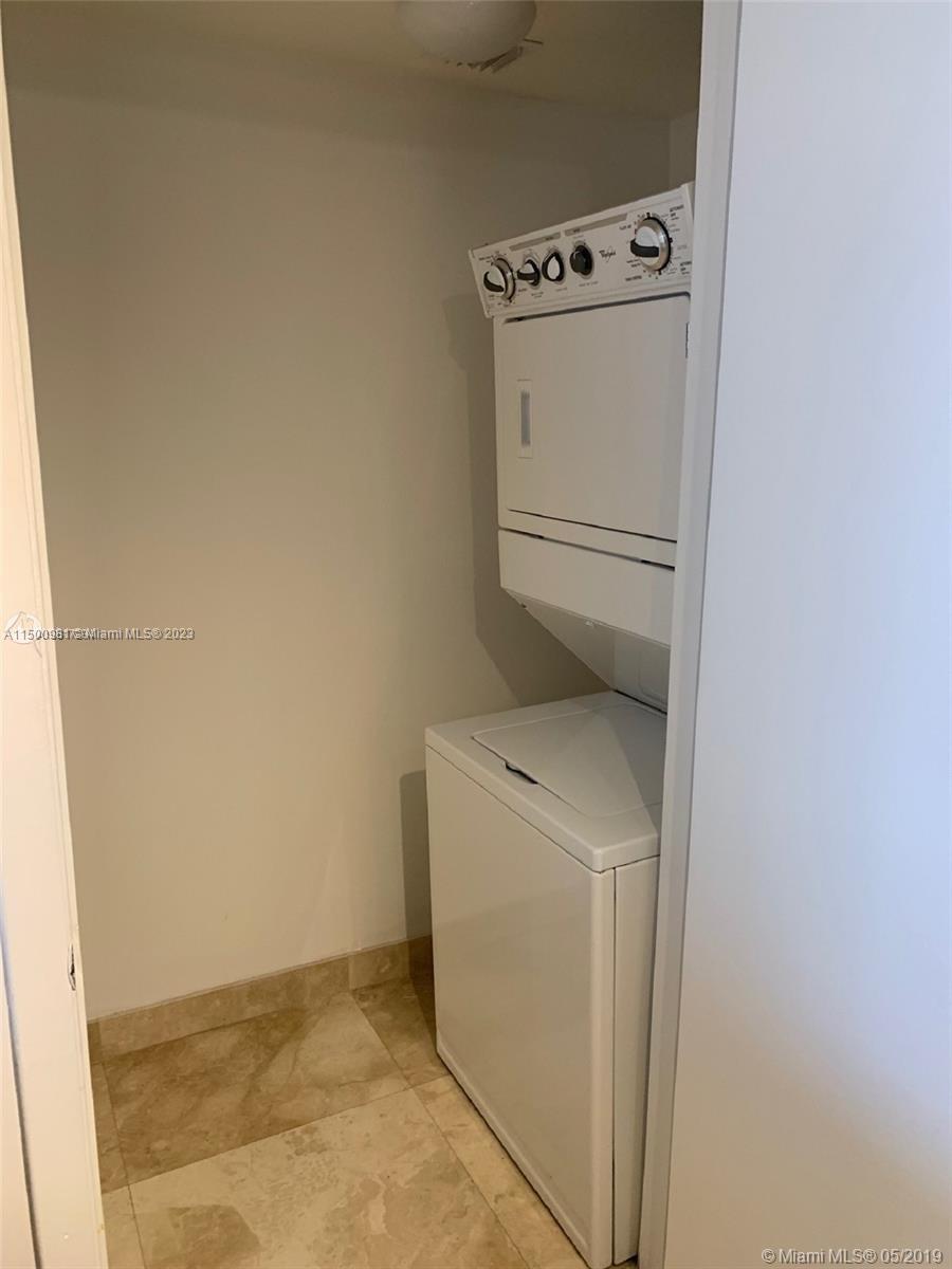 475 Brickell Ave # 1813