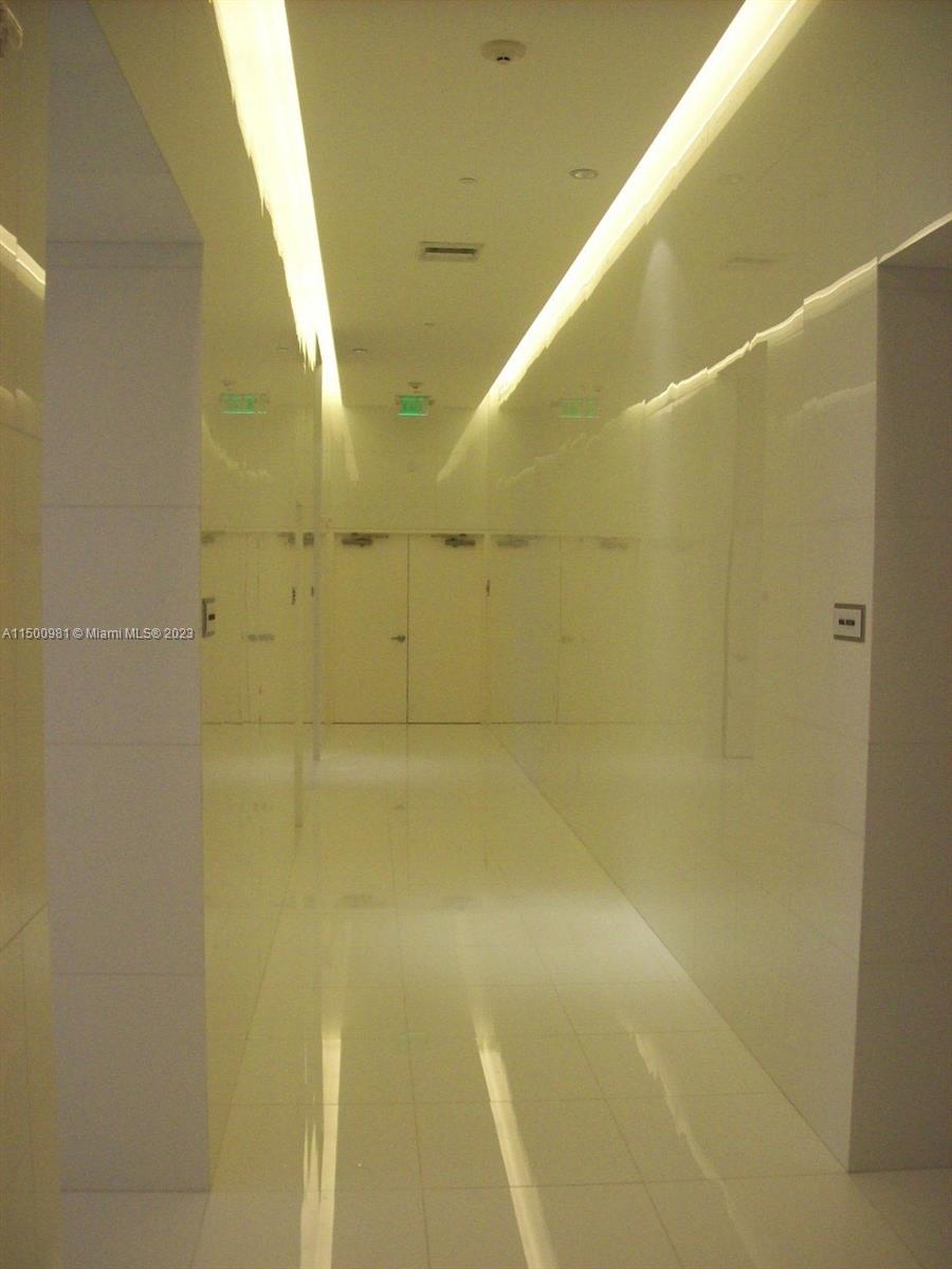 475 Brickell Ave # 1813