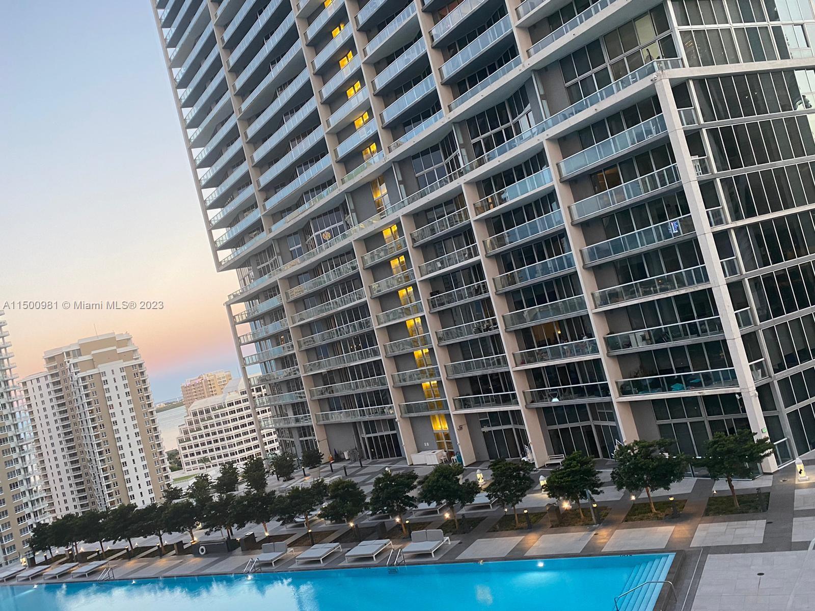 475 Brickell Ave # 1813