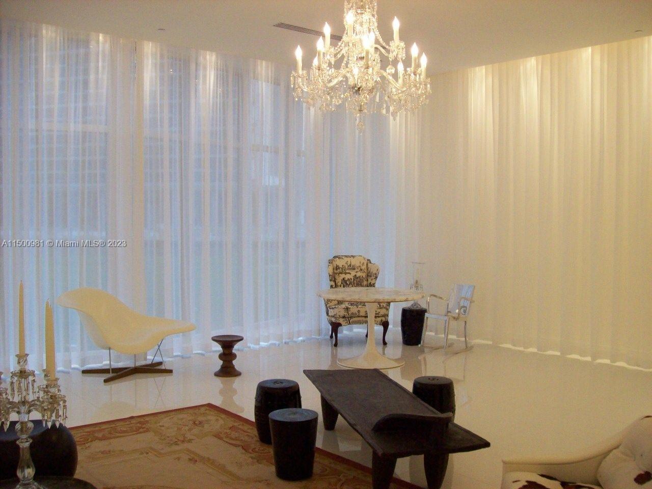 475 Brickell Ave # 1813