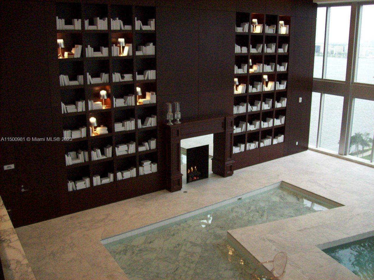 475 Brickell Ave # 1813