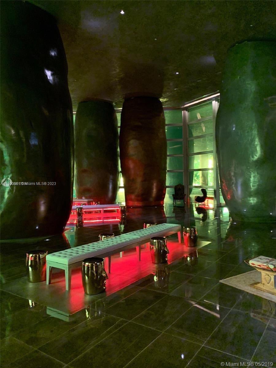 475 Brickell Ave # 1813