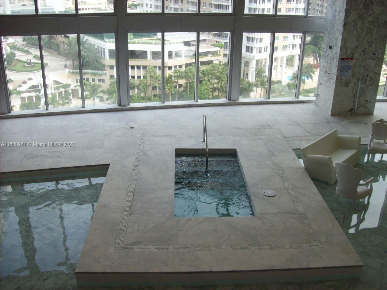 475 Brickell Ave # 1813