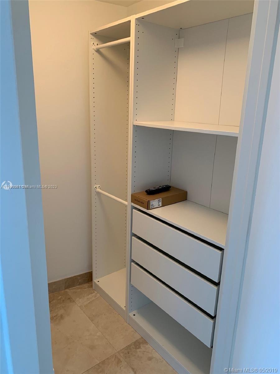 475 Brickell Ave # 1813