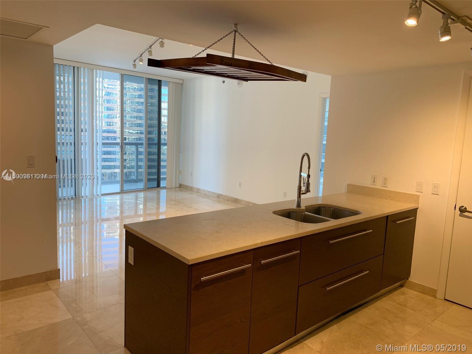 475 Brickell Ave # 1813