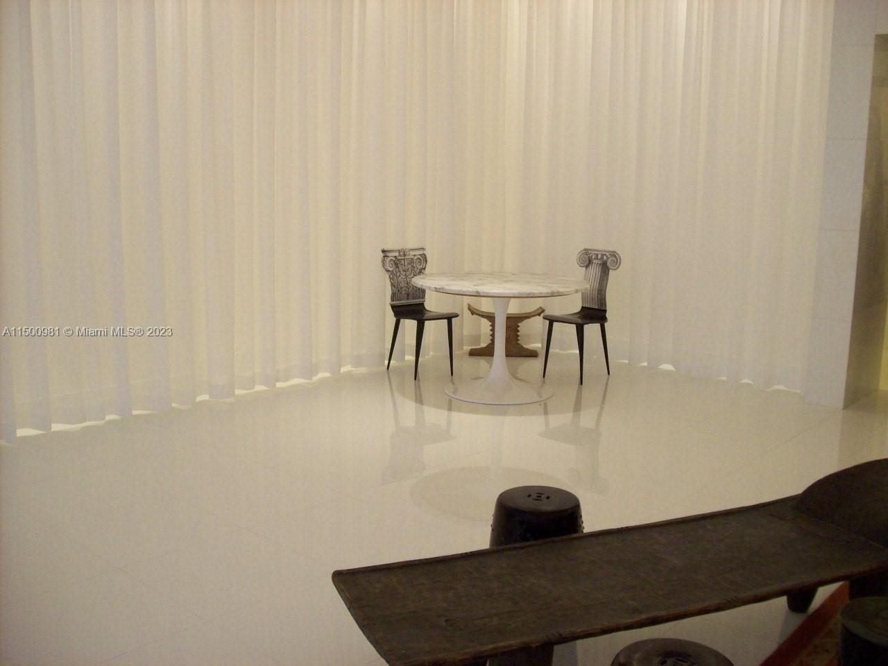 475 Brickell Ave # 1813